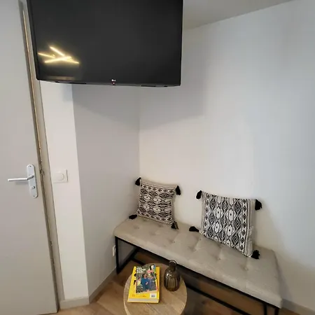 Aparthotel A La Buttes Aux Cailles 2*