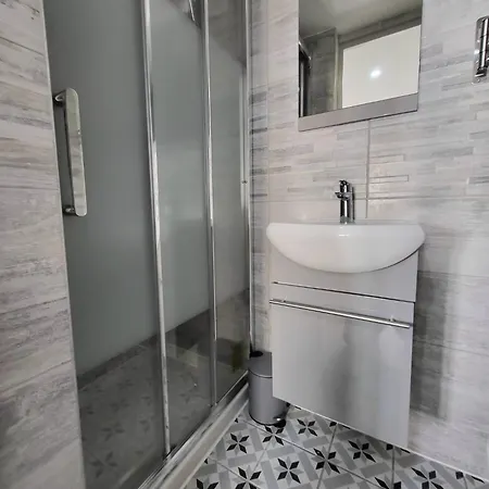 Апарт-отель A La Buttes Aux Cailles Париж