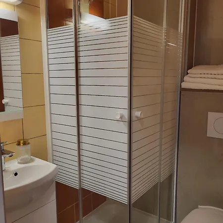 A La Buttes Aux Cailles 2*