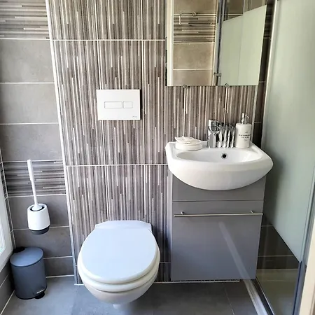 A La Buttes Aux Cailles 2*