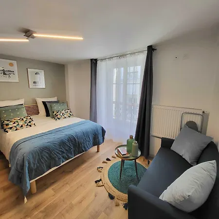 Апарт-отель A La Buttes Aux Cailles