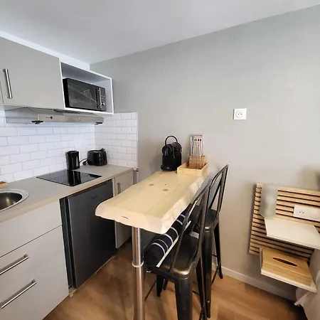 Апарт-отель A La Buttes Aux Cailles