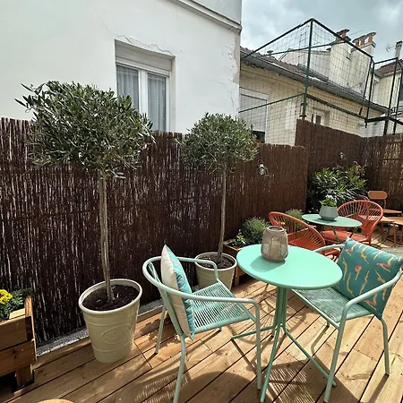 Апарт-отель A La Buttes Aux Cailles Париж