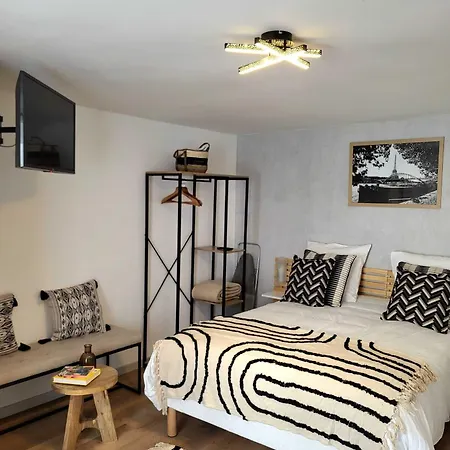 A La Buttes Aux Cailles Апарт-отель 2*